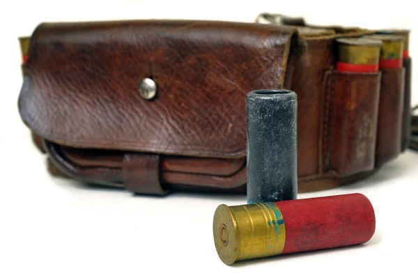 Shotgun and its cartridges — Stock Photo, Image