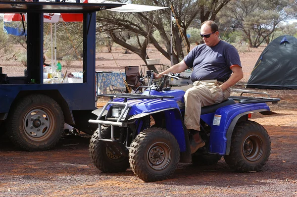 Im Quad im Busch — Stockfoto