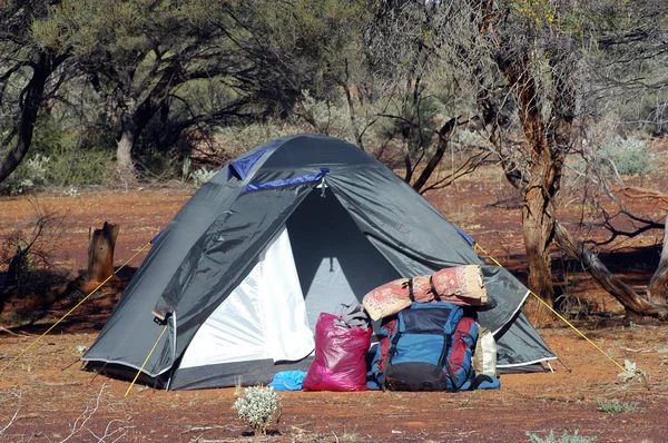 Camping en el arbusto —  Fotos de Stock