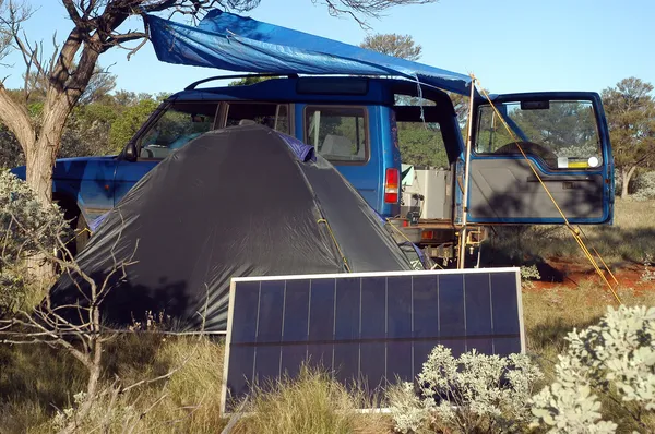 Acampar en el monte — Foto de Stock