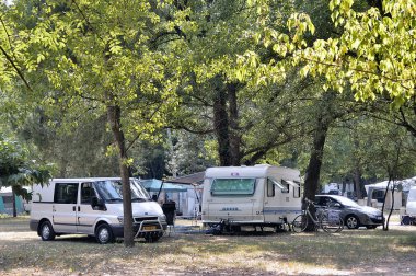 kamp-site ile boş pozisyonlar