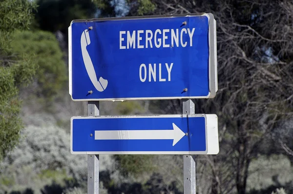 Telefoon dringend op de rand van een Australische weg — Stockfoto