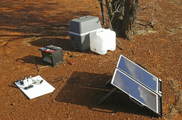 Painel solar para produzir sua eletricidade no deserto australiano — Fotografia de Stock