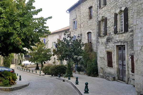 Zicht van het Franse dorp van vezenobres in het departement gard — Stockfoto