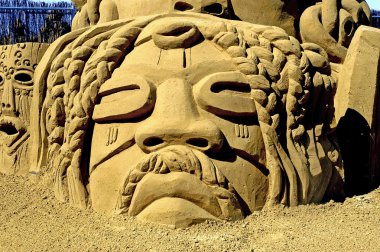 pozlama kum Fransa'da touquet için heykeller.