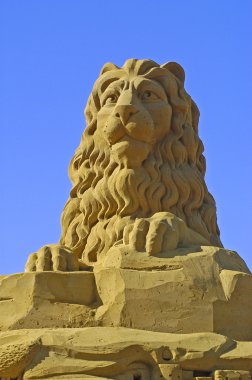 pozlama kum Fransa'da touquet için heykeller.