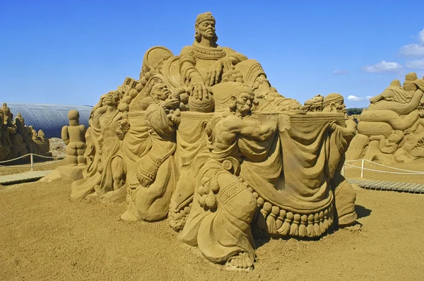 pozlama kum Fransa'da touquet için heykeller.