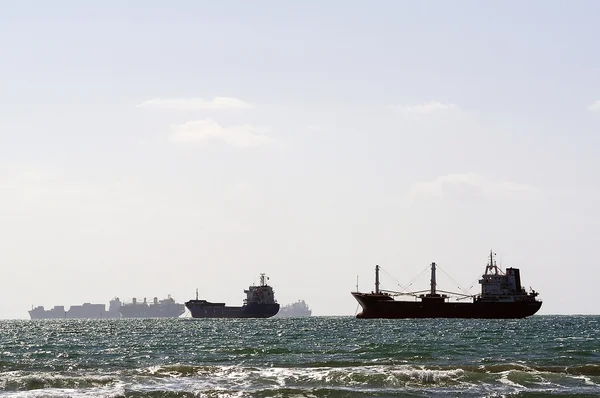 Liners de carga no mar aberto — Fotografia de Stock