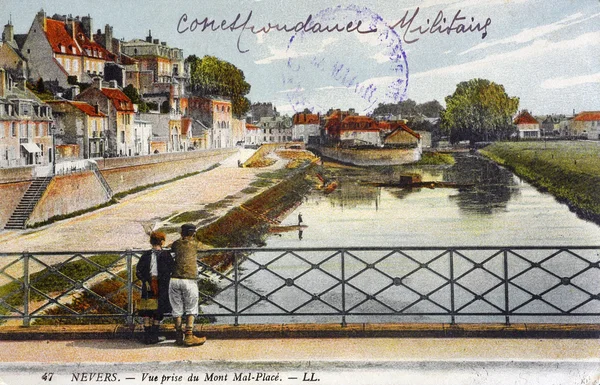 Vieja postal de Nevers, vista tomada del monte Mal-Place — Foto de Stock
