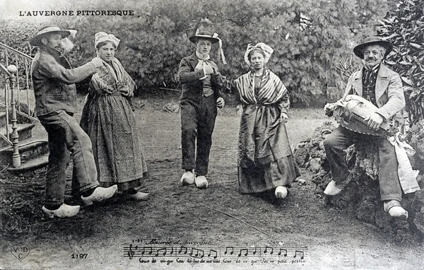 Velho cartão postal em Auvergne, o Bourree — Fotografia de Stock