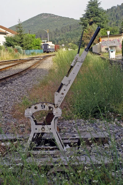 Pequeño tren turístico de Saint-Jean-of-Gard con Anduze, la estación — Foto de Stock