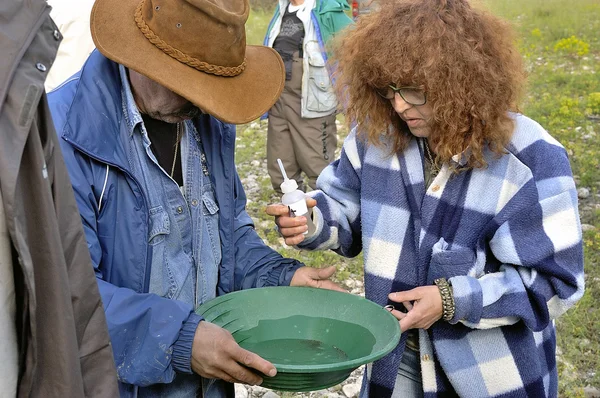 Taça Europeia dos escavadores de ouro no rio . — Fotografia de Stock