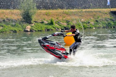 Jetski kaldırma