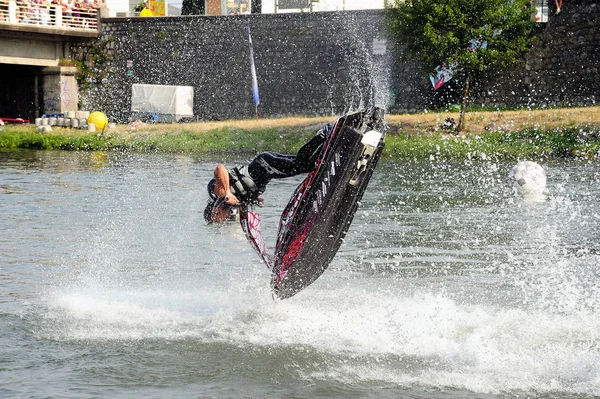 Levantando Jetski — Fotografia de Stock