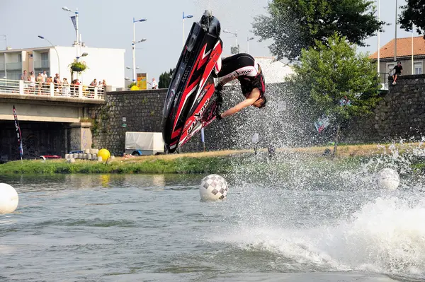 Levantando Jetski — Fotografia de Stock