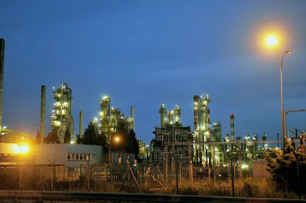 Oil refinery — Stock Photo, Image