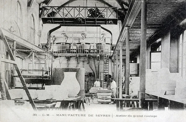 Старая открытка, Севр, большая мастерская по литью — стоковое фото