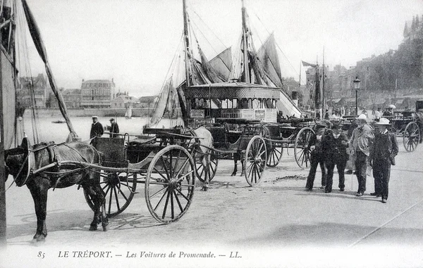 Vecchia cartolina, Il Treport, le auto — Foto Stock