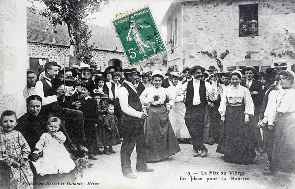 Vieille carte postale, La fête du village — Photo