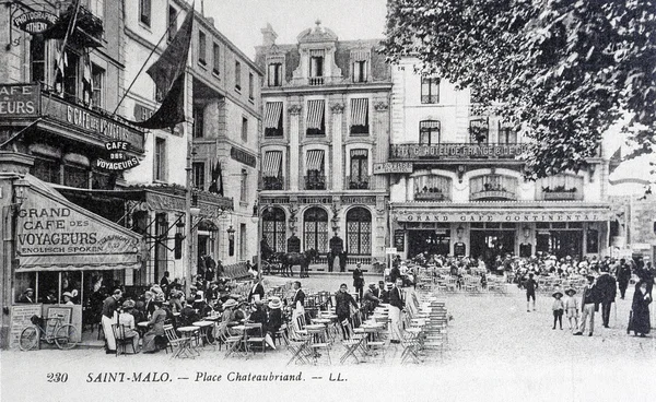 Cartão postal velho, Saint-Malo, Chateaubriand quadrado — Fotografia de Stock