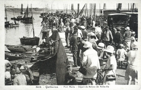 Old postcard, Quiberon, Port Maria, set sail to Belle Ile — Stock Photo, Image