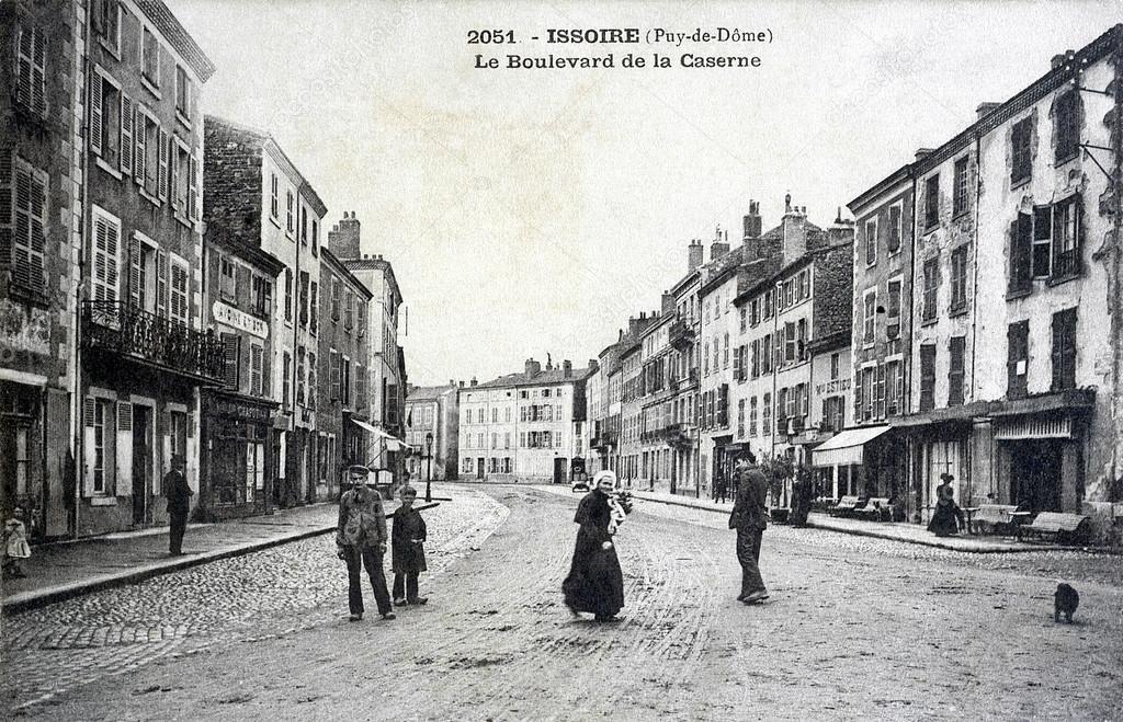 old postcard, Issoire, Boulevard of the barracks