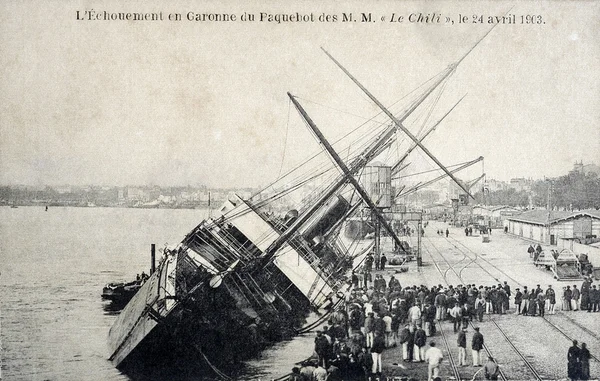 Gamla vykort grundstötningen i fartyget garonne chile — Stockfoto