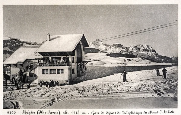 Oude ansichtkaart van megeve, vertrek van de mont d'arbois — Stockfoto