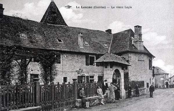 Lonzac、古い家の古いポストカード — ストック写真