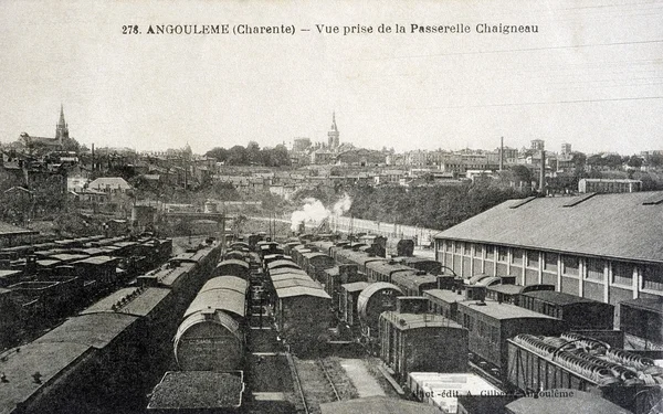 Velho cartão postal de Angouleme, vista tirada da ponte Chaigneau — Fotografia de Stock