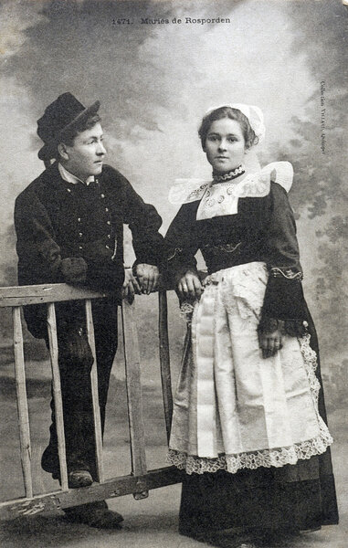 old postcard of Rosporden, married