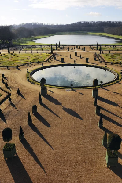 El parque de naranjos del castillo de Versalles — Foto de Stock