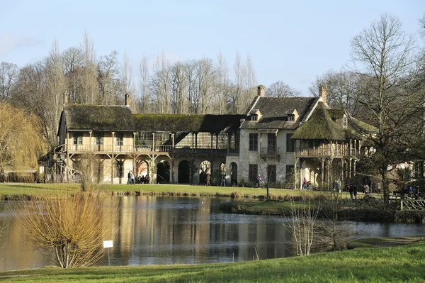 O parque do castelo de Versalhes — Fotografia de Stock