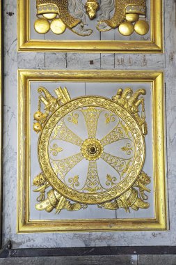 ince altın kaplama kale versailles ile yaldızlı
