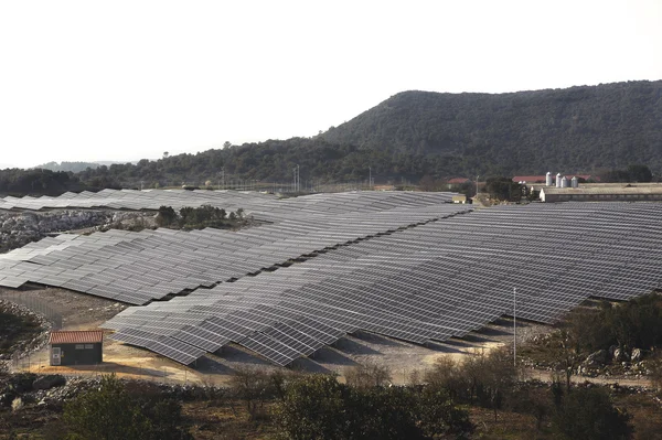 Französische Photovoltaik-Anlage — Stockfoto