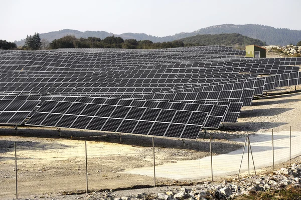 Fábrica solar fotovoltaica francesa — Fotografia de Stock