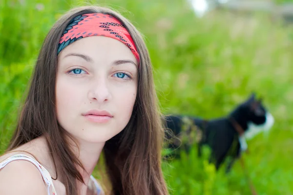 Jovem bela adolescente retrato da menina — Fotografia de Stock