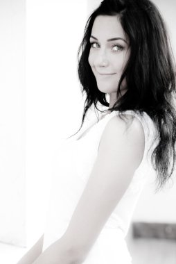genç güzel kadın siyah beyaz portre