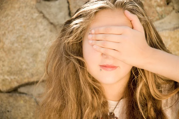 Adolescente menina olhos fechados — Fotografia de Stock