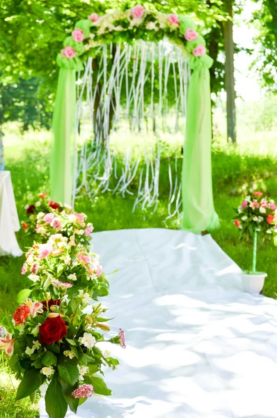 Matrimonio cerimonia arco decorazione — Foto Stock