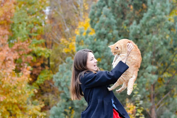Woman and cat — Stock Photo, Image