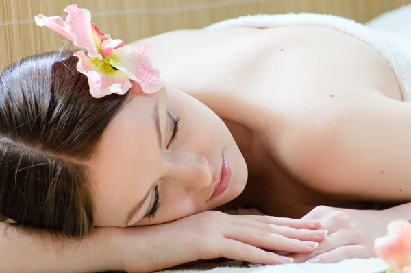 Young girl in spa salon — Stock Photo, Image