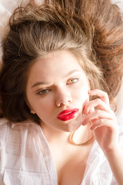 Mulher com batom vermelho — Fotografia de Stock