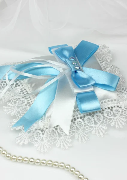 Accessori da sposa su bianco Foto Stock Royalty Free