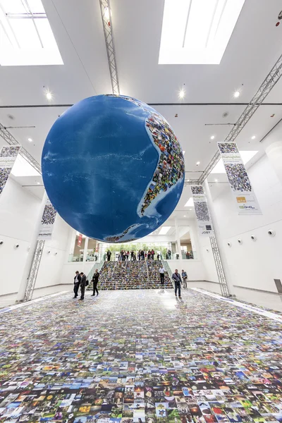 Photokina - Mundo de Imagem, Globo como um símbolo de ph mundial — Fotografia de Stock