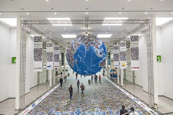Photokina - képalkotás, Globe, mint egy szimbólum, a világszerte ph világa — Stock Fotó