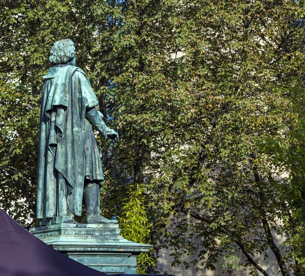 Le monument Beethoven sur la Munsterplatz à Bonn — Photo