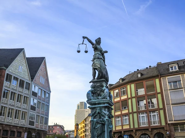 Frankfurter Justiz am Römerplatz — Stockfoto