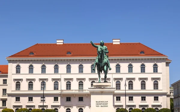 Monumento a Kurfuerst Maximilian en Munich — Foto de Stock