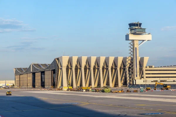 Große Flugzeugwartungshalle — Stockfoto